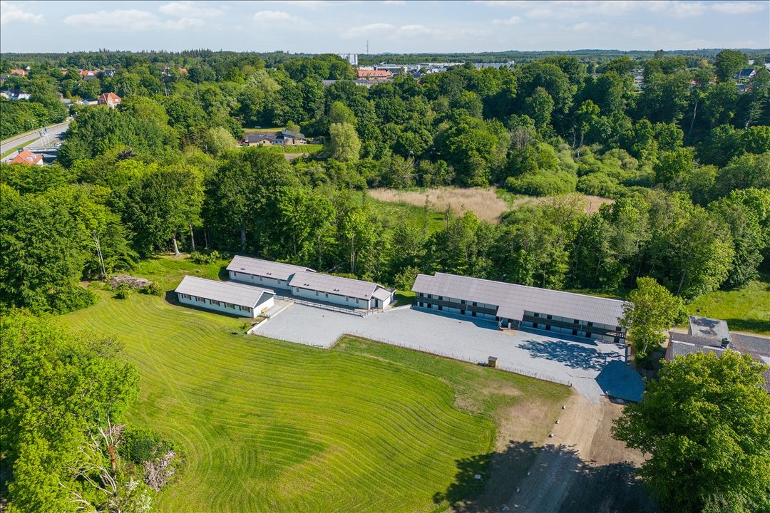 bf60dc29-7d31-41e2-8c9c-69d39303342a_size1080x720crop